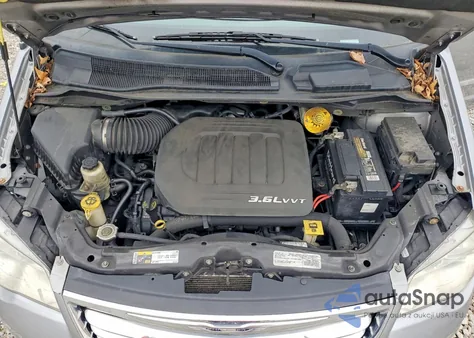 2016 Chrysler Town & Country Touring from USA, damaged, VIN 2C4RC1BG7GR295757